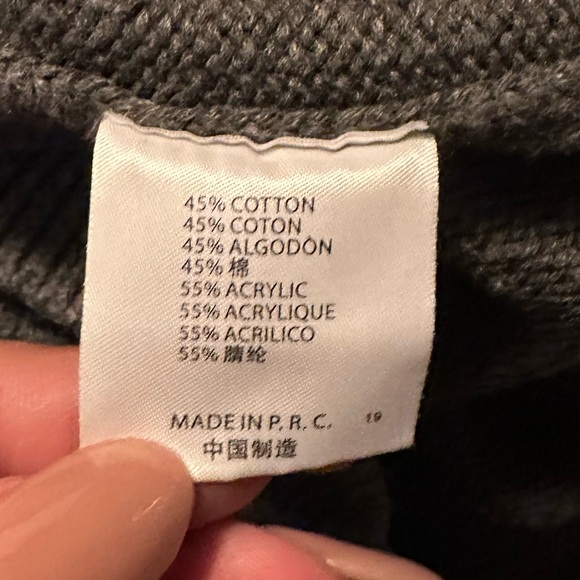 Brandy Melville V Neck Button Down Sweater - Picture 4 of 4